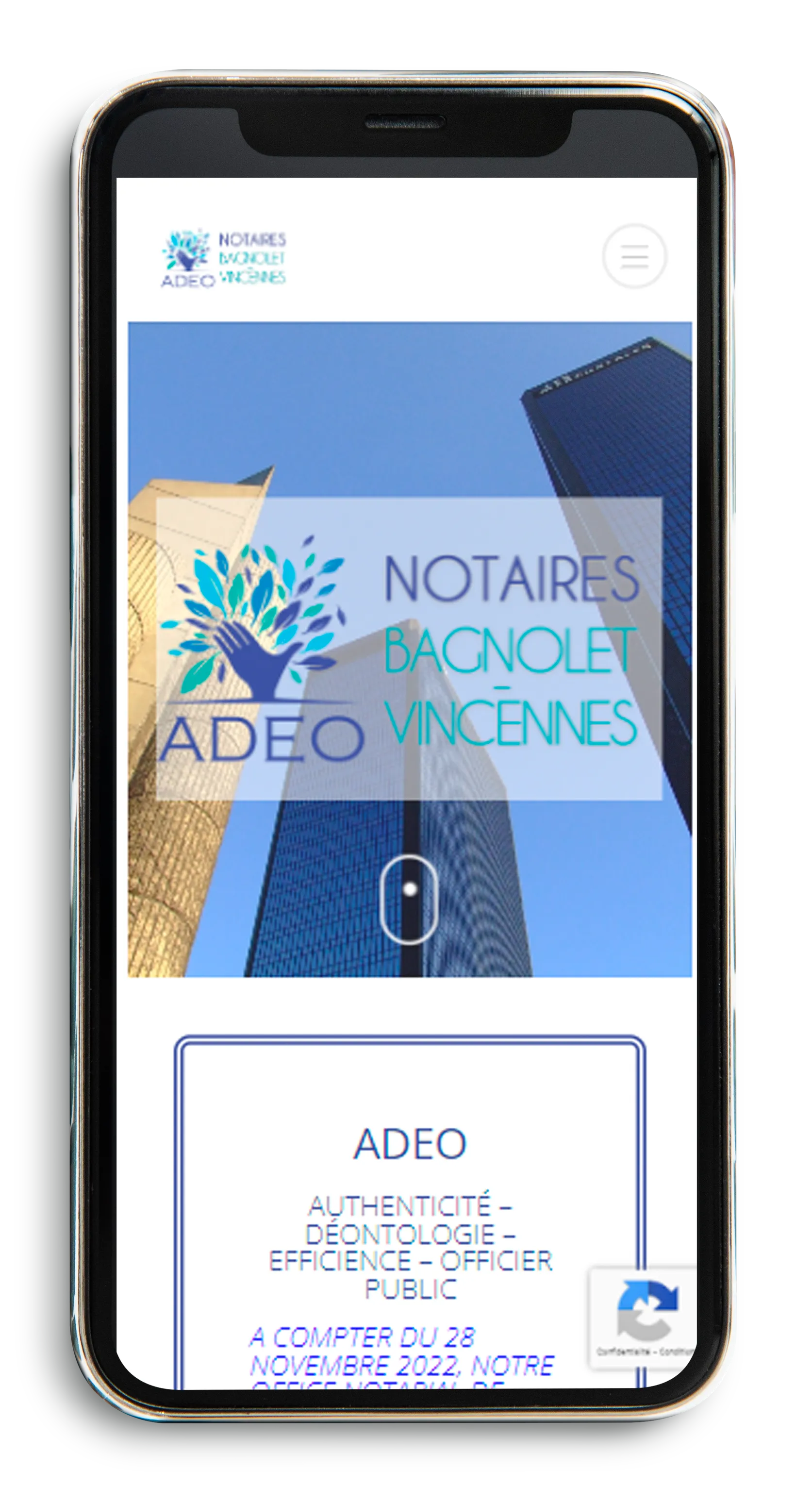 Version mobile du site internet d’un office notarial affichée sur un smartphone